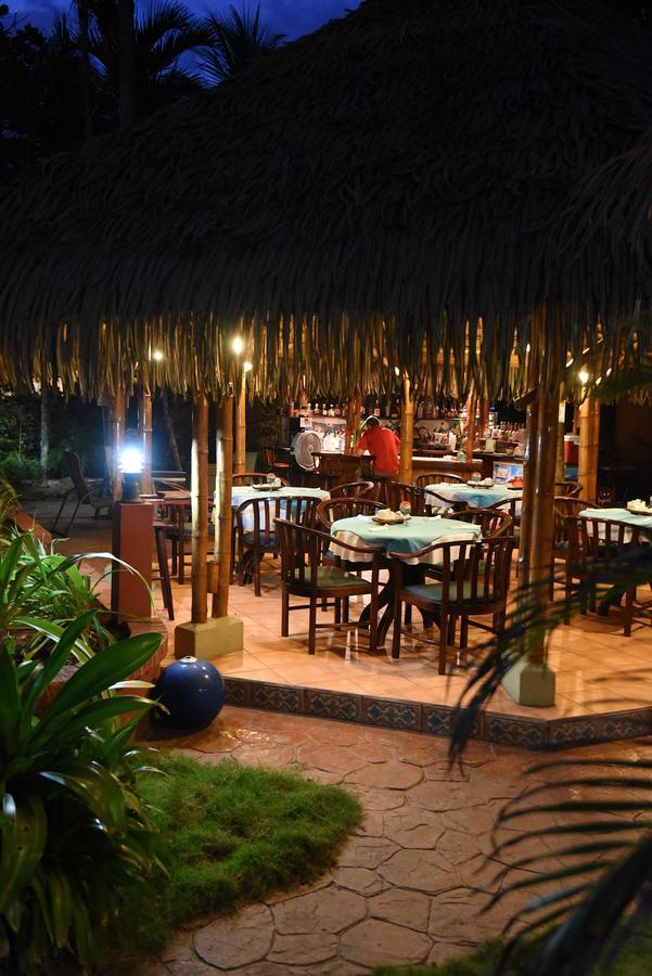 Hotel Canciones Del Mar - Beachfront Jacó Extérieur photo